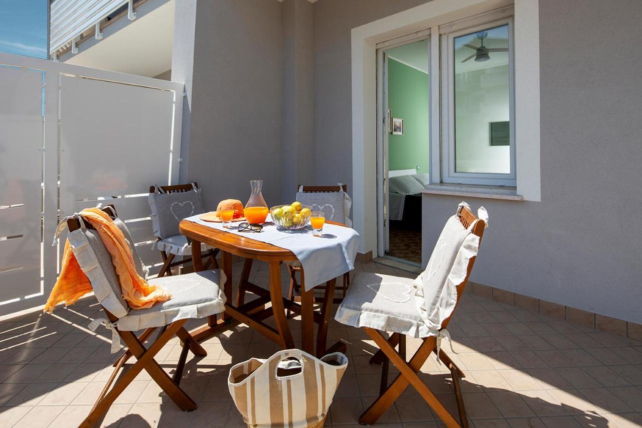 Appartamenti Villa Miramare Rimini Exterior photo